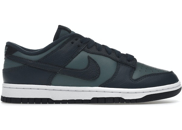 https://res.cloudinary.com/dyql5hig8/image/upload/v1697222523/migrated/Nike-Dunk-Low-Armory-Navy-Product.jpg