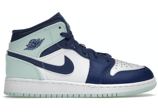 https://res.cloudinary.com/dyql5hig8/image/upload/v1697222149/migrated/Air-Jordan-1-Mid-Blue-Mint-GS-Product.jpg