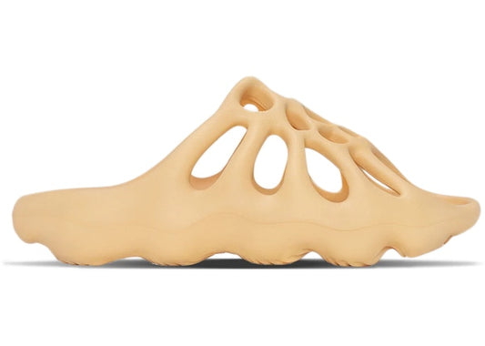 https://res.cloudinary.com/dyql5hig8/image/upload/v1697222649/migrated/adidas-Yeezy-450-Slide-Cream-Updated.jpg
